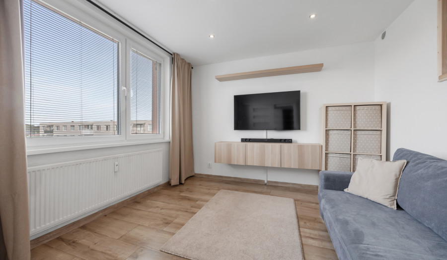 BOSEN| 2 izbový byt, 66m2+balkón, čiastočne prerobený na 3 izbový, Školské Námestie